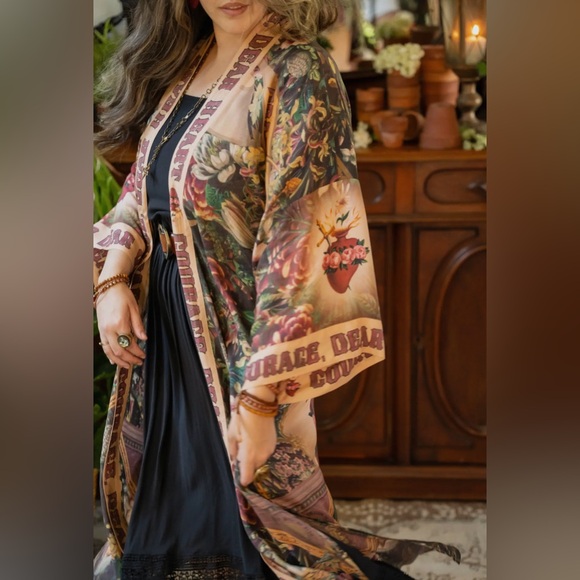 ⭐️Market of Stars⭐️ Courage Dear Heart Opera Duster Kimono Robe w/ Sacred Heart - Picture 13 of 16